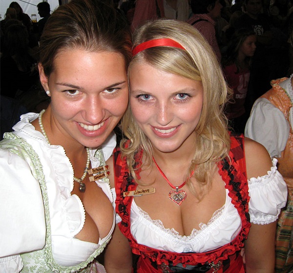 Festzelt »Zum Stiftl« . Volksfest Pfaffenhofen . Bayern