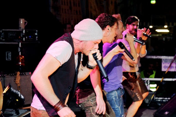 Festzelt »Zum Stiftl« . Volksfest Pfaffenhofen . Bayern