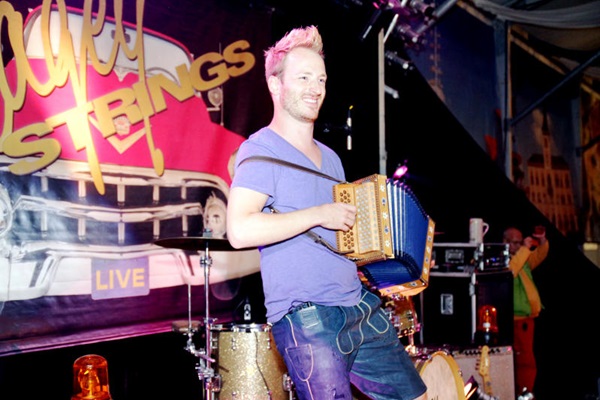 Festzelt »Zum Stiftl« . Volksfest Pfaffenhofen . Bayern